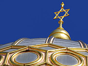 Der goldene Davidstern auf der Kuppel einer Synagoge