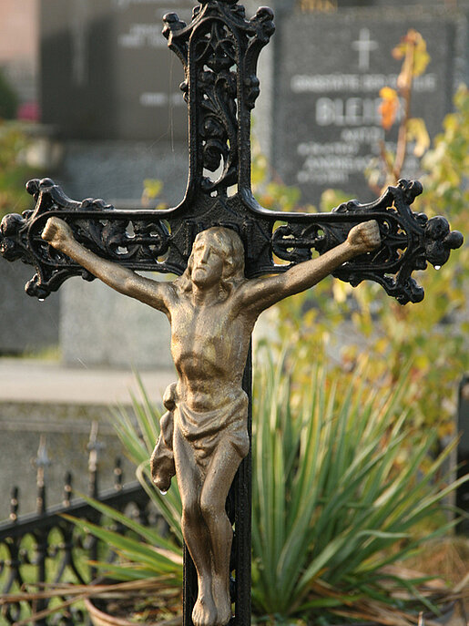 Kreuz Friedhof c Rubens Clipdealer
