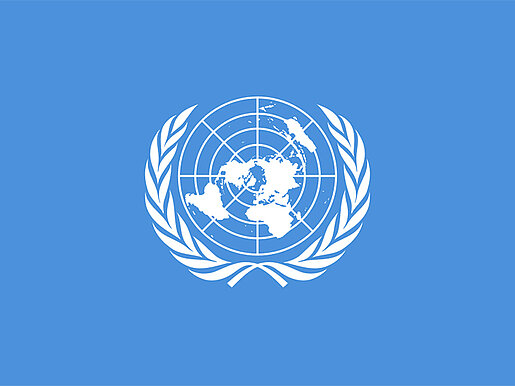 Vereinte Nationen Flagge c Wilfried Huss Wikipedia CC0 Die Flagge der Vereinten Nationen.